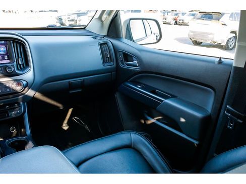 Used 2018 Chevrolet Colorado Z71 image 16