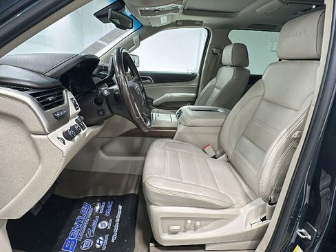 Used 2019 GMC Yukon XL Denali w/ Open Road Package image 10
