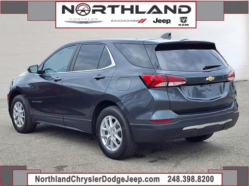 Used 2023 Chevrolet Equinox LT AWD/4WD image 2