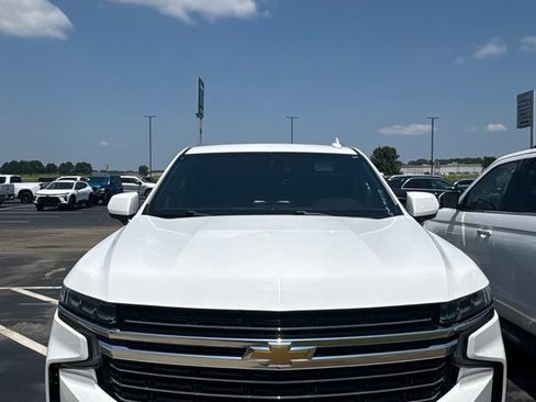 Used 2023 Chevrolet Suburban LT AWD/4WD image 1