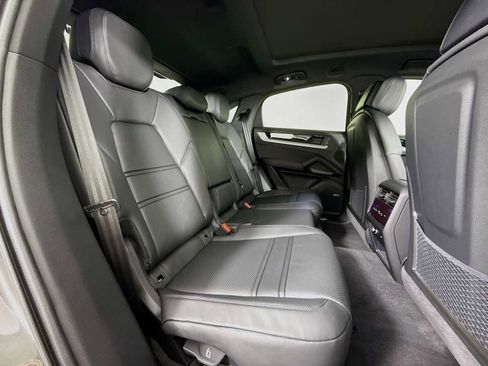 New 2026 Porsche Cayenne S image 29