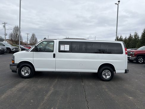 Used 2017 Chevrolet Express 3500 LT w/ LT Preferred Equipment Group image 5