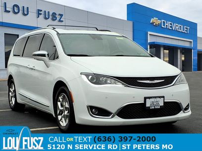 Used 2017 Chrysler Pacifica Limited w/ UConnect Theater Package