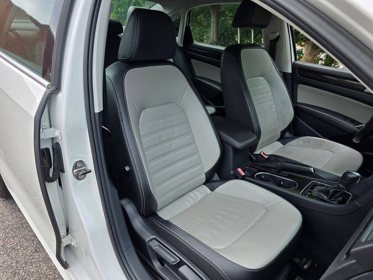 Used 2014 Volkswagen Passat 1.8T Sport FWD image 32
