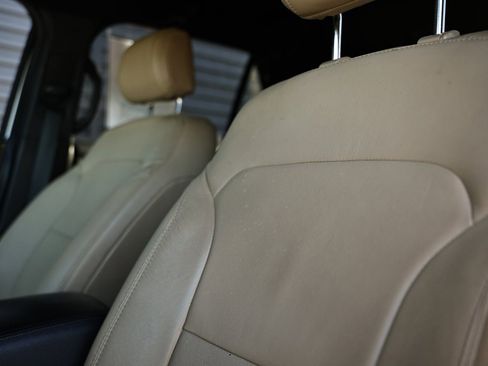 Used 2017 Ford Explorer XLT w/ Equipment Group 202A image 20