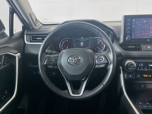Used 2021 Toyota RAV4 Limited image 18