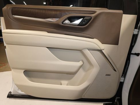 Used 2021 GMC Yukon XL Denali w/ Denali Ultimate Package image 14