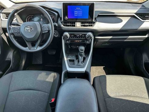 Used 2025 Toyota RAV4 XLE FWD image 11