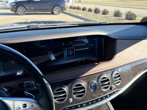 Used 2019 Mercedes-Benz S 560 4MATIC Sedan image 23