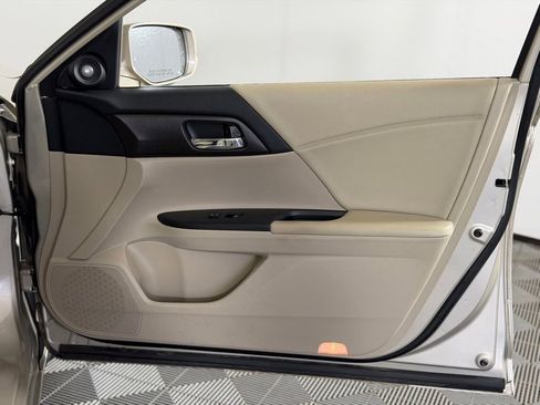 Used 2015 Honda Accord EX-L image 37