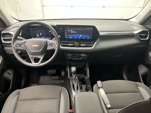 Certified 2024 Chevrolet TrailBlazer LT w/ Convenience Package AWD/4WD image 4