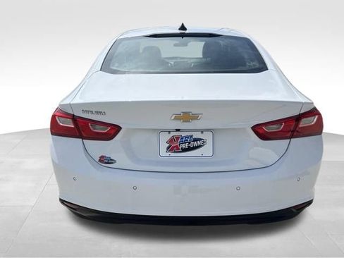 Used 2024 Chevrolet Malibu LS w/ Driver Confidence Package FWD image 4