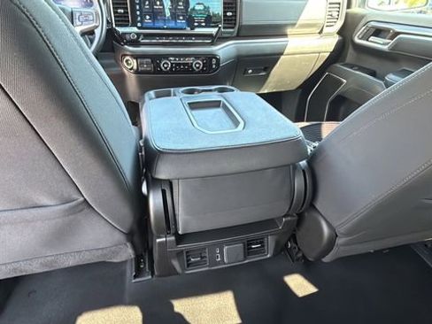 Used 2025 Chevrolet Silverado 1500 LT image 18