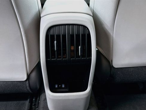 Used 2025 Hyundai Kona SEL FWD image 27
