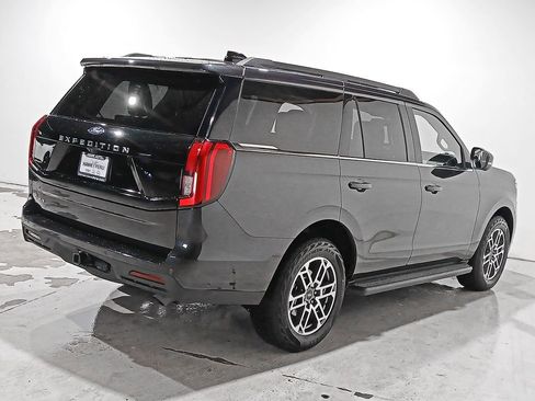 Used 2025 Ford Expedition Active image 6