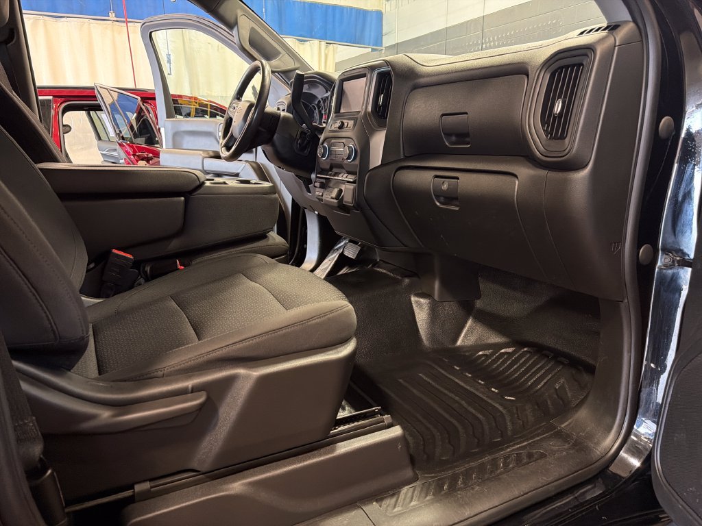 Used 2024 Chevrolet Silverado 3500 W/T AWD/4WD image 15