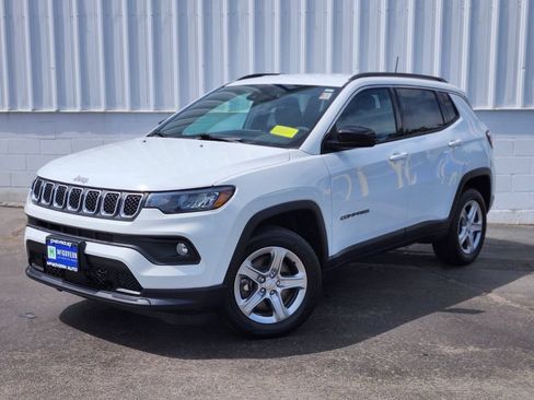 Used 2023 Jeep Compass Latitude AWD/4WD image 1
