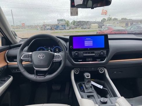New 2026 Toyota Grand Highlander AWD image 19