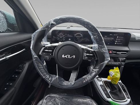 New 2026 Kia Seltos EX image 12