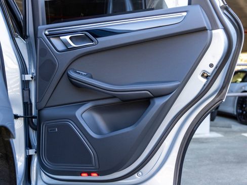 New 2026 Porsche Macan image 50