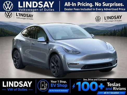 Used 2024 Tesla Model Y Long Range AWD/4WD image 1