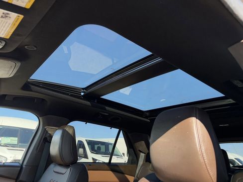 Used 2022 Ford Explorer King Ranch w/ Technology Package image 25