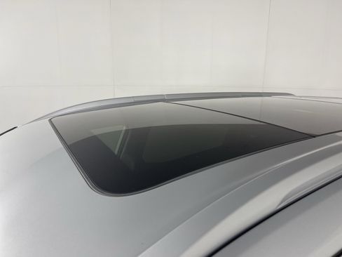 Used 2022 Nissan Rogue SL w/ SL Premium Package image 6