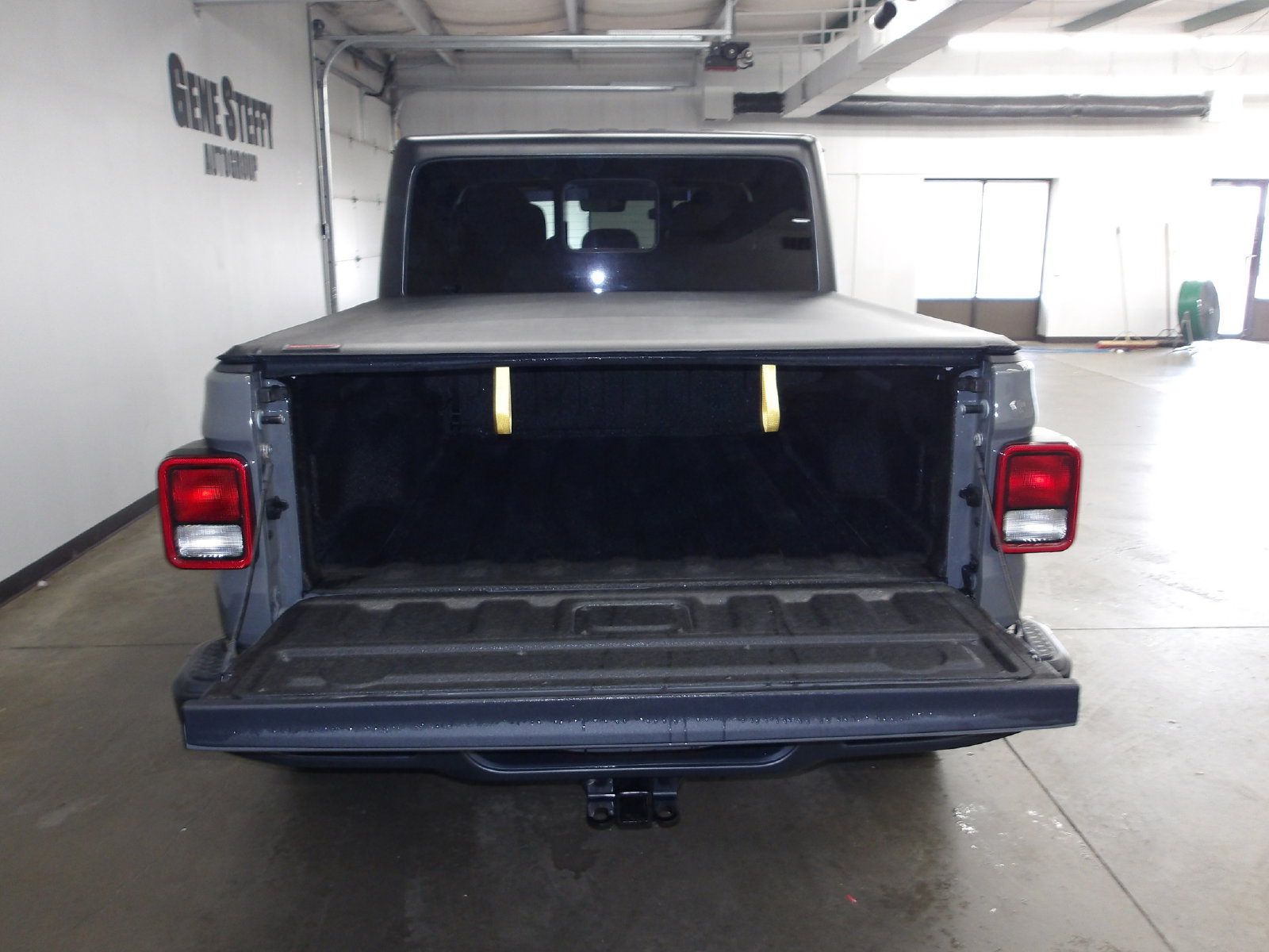 Used 2021 Jeep Gladiator Sport AWD/4WD image 19