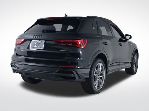 Certified 2025 Audi Q3 2.0T Premium w/ Convenience Package image 5