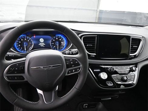 New 2026 Chrysler Pacifica Select image 39