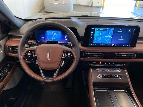 New 2026 Lincoln Aviator Reserve w/ Luxury Package AWD/4WD image 13