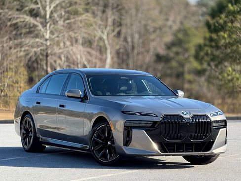 Used 2024 BMW i7 eDrive50 w/ M Sport Package image 12