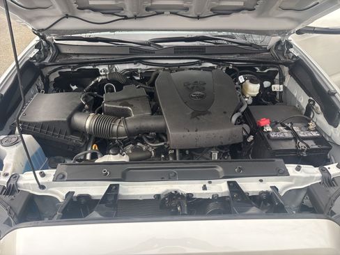 Used 2023 Toyota Tacoma TRD Sport w/ Technology Package image 45