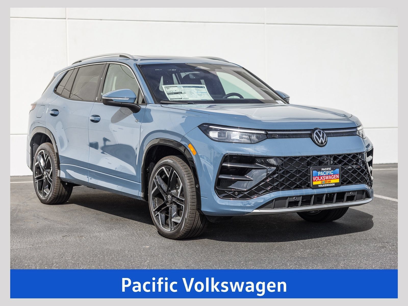 New 2026 Volkswagen Tiguan SEL R-Line AWD/4WD image 1
