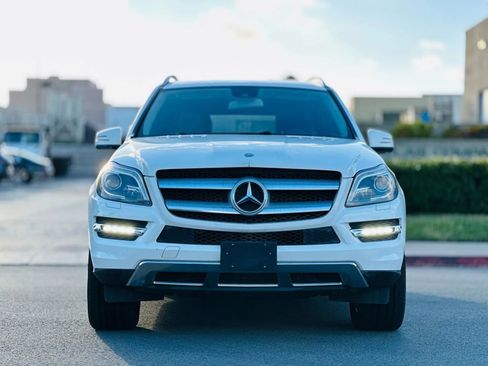 Used 2014 Mercedes-Benz GL 450 4MATIC w/ Lighting Package image 3