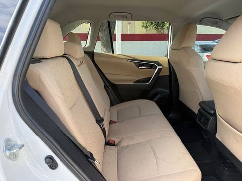 Used 2021 Toyota RAV4 XLE FWD image 30