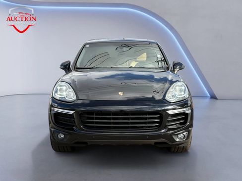 Used 2015 Porsche Cayenne S image 7