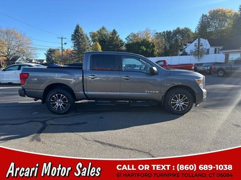 Used 2021 Nissan Titan SV w/ SV Convenience Package image 6