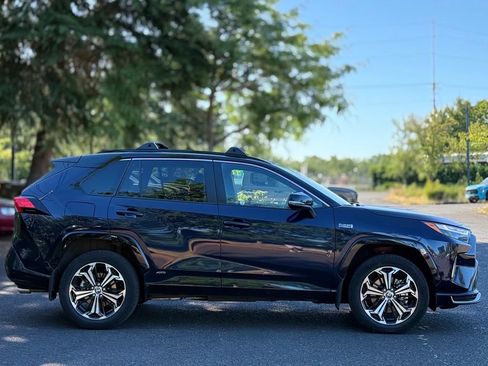 Used 2024 Toyota RAV4 XSE w/ Weather Package AWD/4WD image 6
