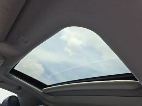 Certified 2020 Toyota Highlander XLE image 2