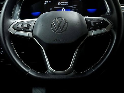 Used 2023 Volkswagen Tiguan SE image 14