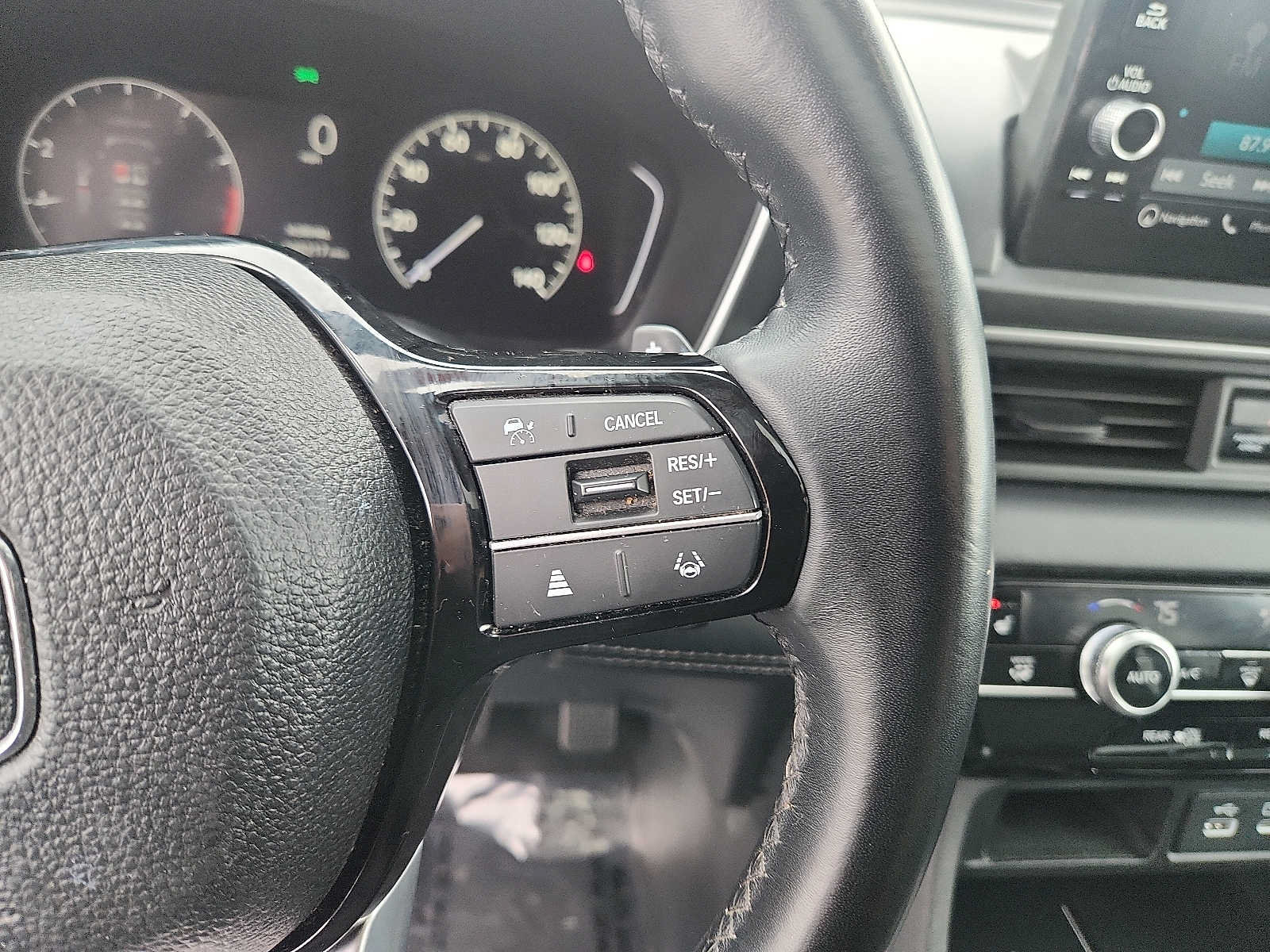 Certified 2023 Honda Pilot Touring image 21