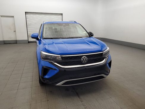 Used 2023 Volkswagen Taos SE w/ Panoramic Sunroof Package AWD/4WD image 14