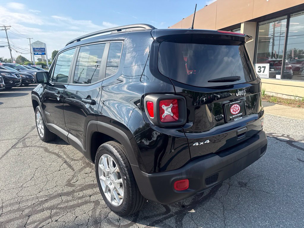 Used 2022 Jeep Renegade Latitude w/ Convenience Group AWD/4WD image 11