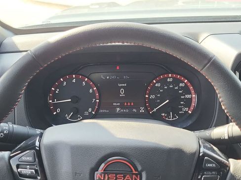 Used 2025 Nissan Frontier PRO-4X AWD/4WD image 26