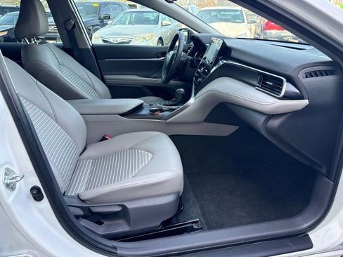 Used 2021 Toyota Camry SE image 17