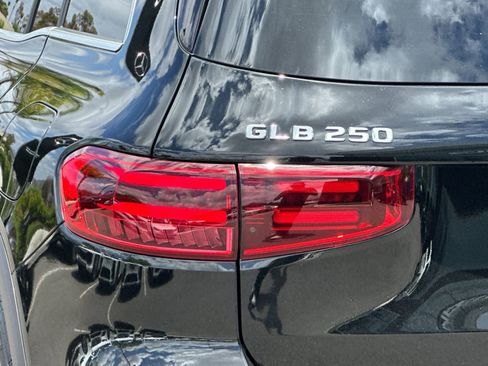 Certified 2026 Mercedes-Benz GLB 250 4MATIC image 32