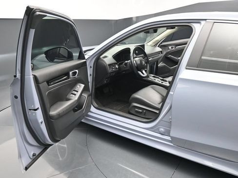 Used 2024 Honda Civic Touring image 8