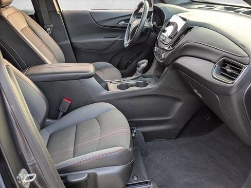 Used 2022 Chevrolet Equinox RS w/ Infotainment Package FWD image 21