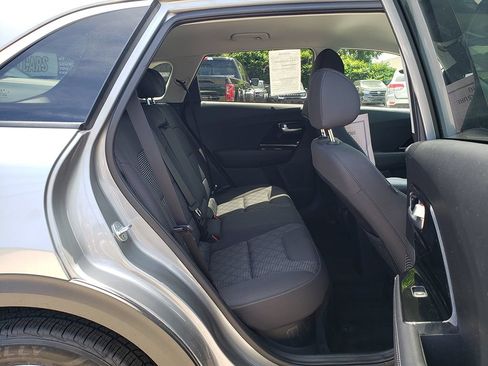 Used 2022 Kia Niro LXS FWD image 17